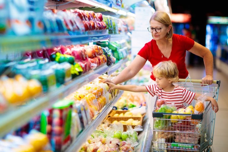 Cooperativas de alimentos dos EUA ajudam cidadãos locais a viver bem