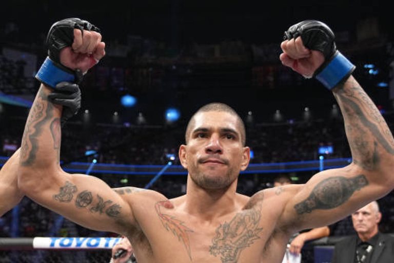 Alex Pereira Takes UFC Middleweight Division Title