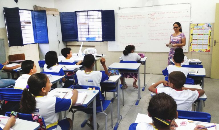 A Geração Que Não Aprendeu a Correlacionar Os Livros À Realidade