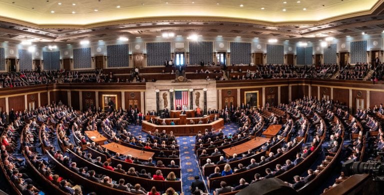 Enquanto O Congresso Não Age, Biden Abre A Porta Dos Fundos Para Os Imigrantes