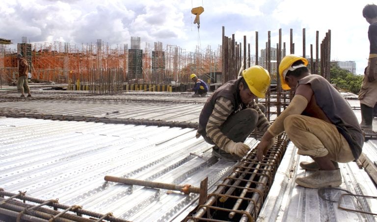 A Indústria Da Construção Tem Trabalho No Setor Não Residencial