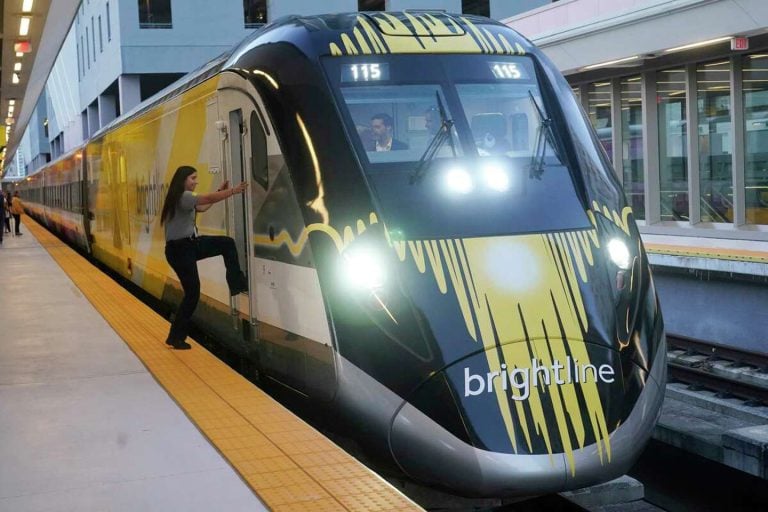 Brightline Finalmente Lança Rota De Trem Que Liga Miami A Orlando