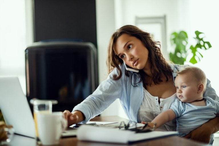 Mesmo Com Recém-Nascidos, Mães Optam Por Continuarem Trabalhando