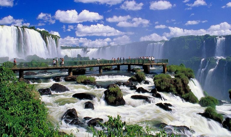 Uma das Sete Maravilhas Naturais do Mundo, Cataratas de Foz do Iguaçú, no Paraná