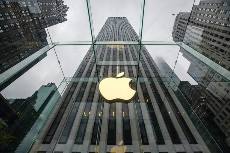 Apple Revealed as the World’s First Trillion Dollar Brand