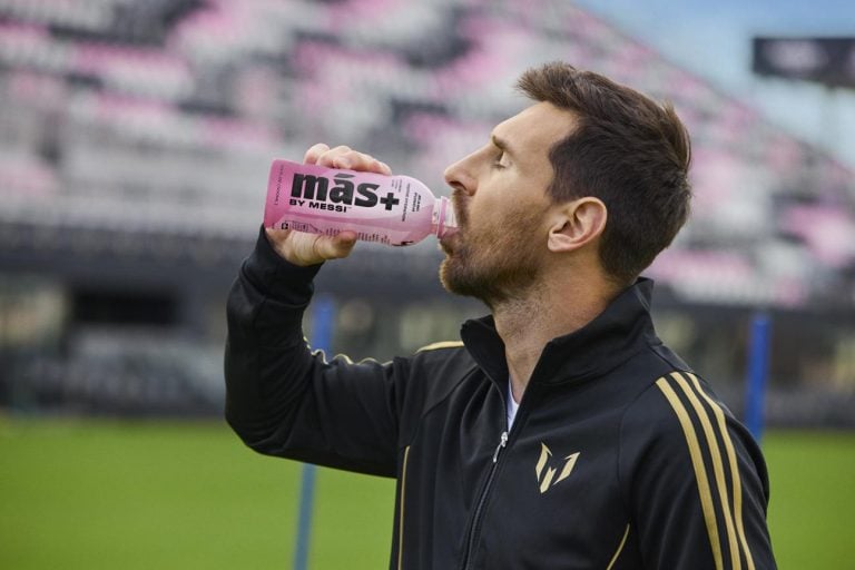 The World’s Greatest Soccer Star Lionel Messi Unveils His Hydration Drink – Más+ by Messi