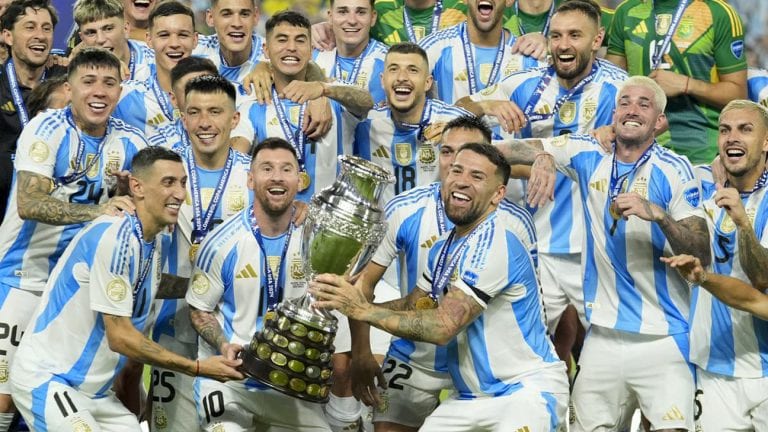 Copa América Final: Argentina Wins After Invasion, Chaos, and Game Delay in Miami