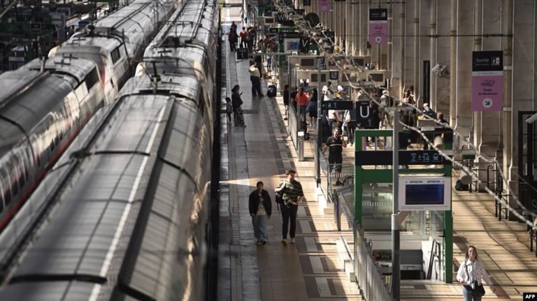 Olimpíadas Começam Após Caos No Sistema Ferroviário Francês