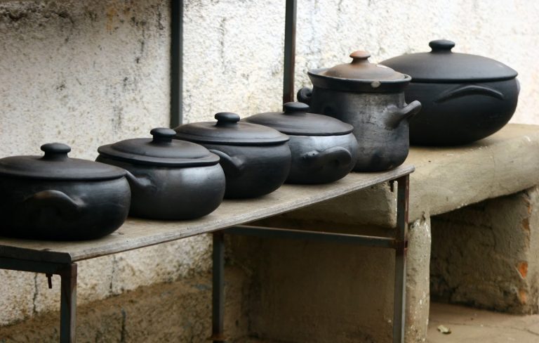 See How the Famous Clay Pots from Espírito Santo Are Made