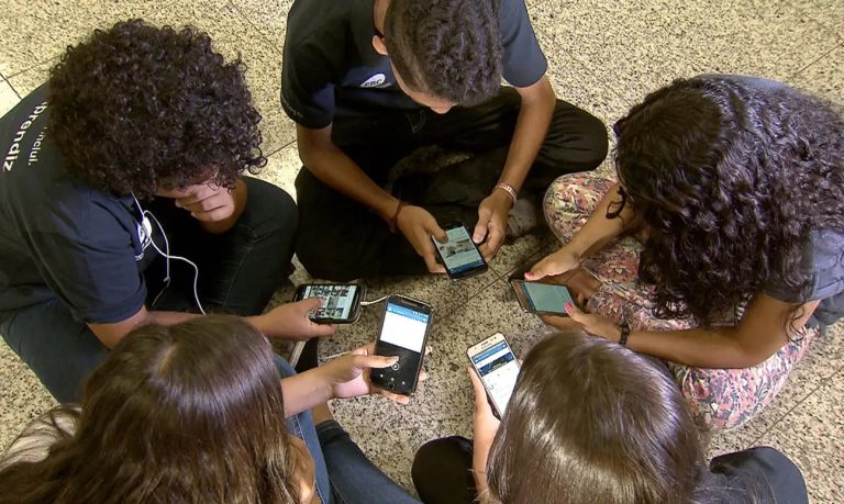 Brazil Restricts Cell Phone Use In Public And Private Schools