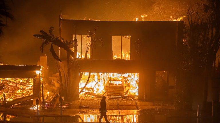 Outra Rodada De Ventos Perigosos Pode Provocar Mais Incêndios Em Los Angeles